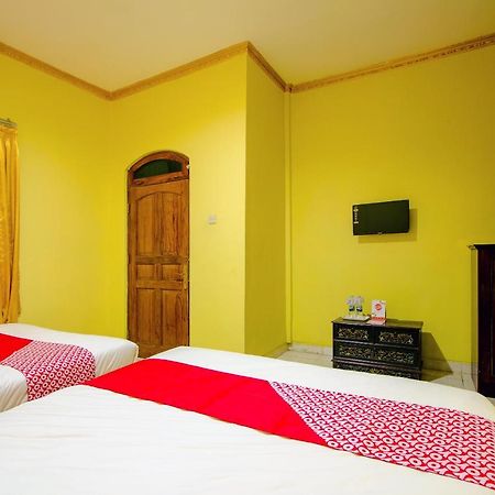 Oyo 1770 Hotel Mawar Saron 2 Kejayan Exterior foto